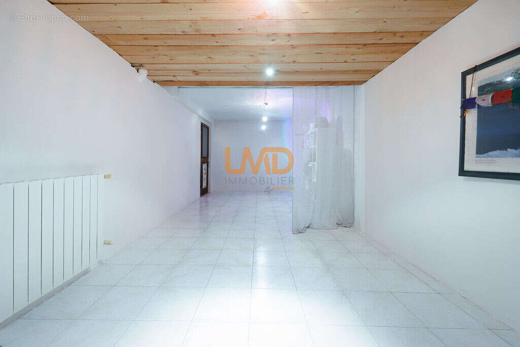 Les Caillols/ La commanderie- Maison- 5P-120 M2 + Studio indépen - photo 13
