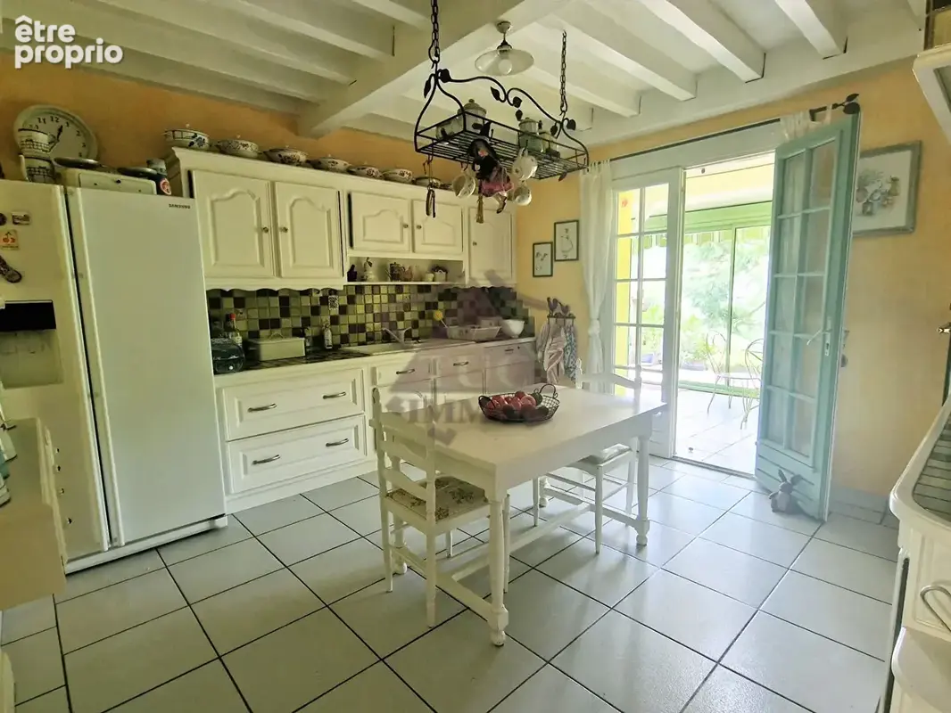 Maison avec piscine dans un environnement privilégié - photo 5