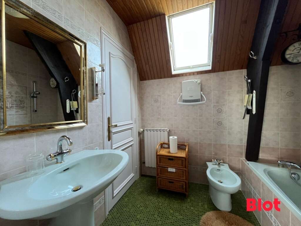 Maison à CORPS-NUDS