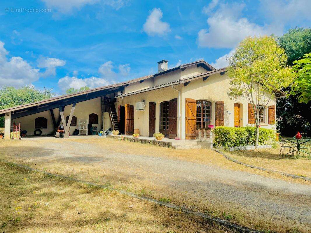 À vendre – Maison de plain-pied T4 de 100 m² sur un terrain arboré de 2 350 m2 m² - photo 3
