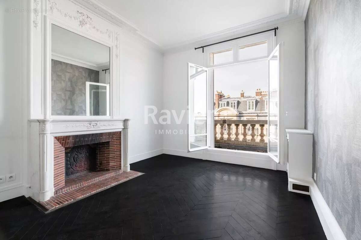 Appartement à PARIS-7E