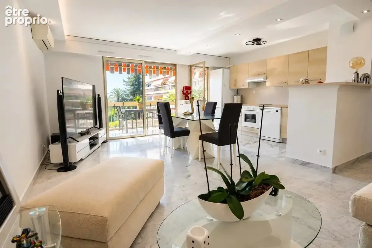 Appartement à VALLAURIS