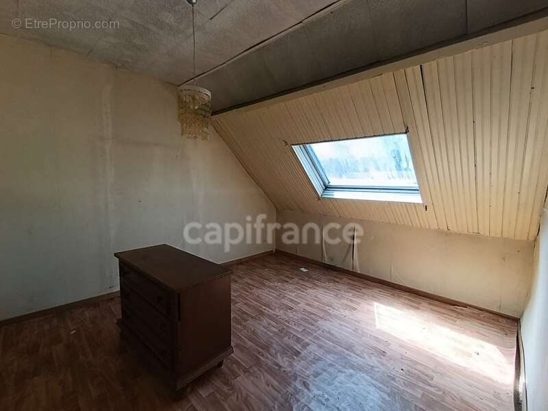 Maison à COURRIERES