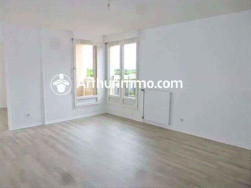 Appartement à SAINT-PIERRE-DU-PERRAY