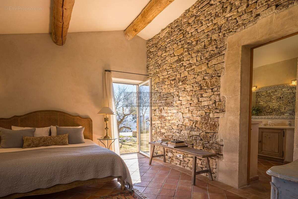 Maison à GORDES