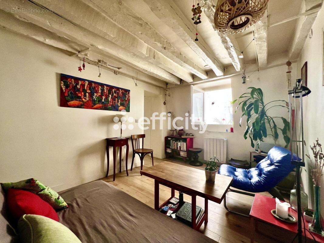 Appartement à PARIS-10E