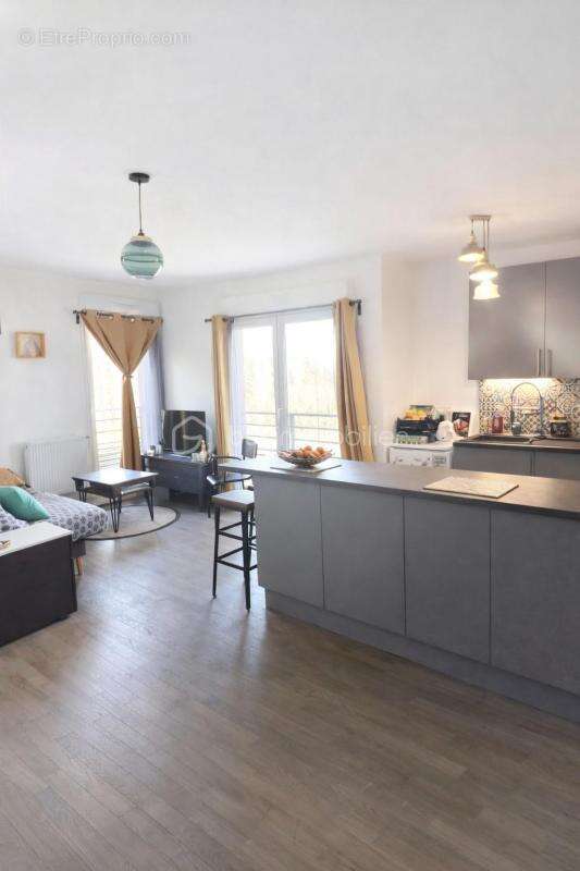 Appartement à SAINT-PIERRE-DU-PERRAY