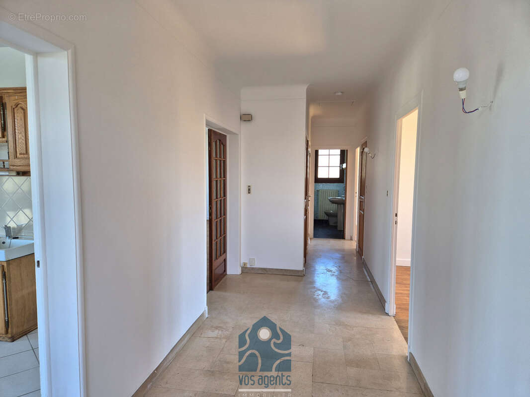 Maison 7 pièces avec balcon et garage - photo 3