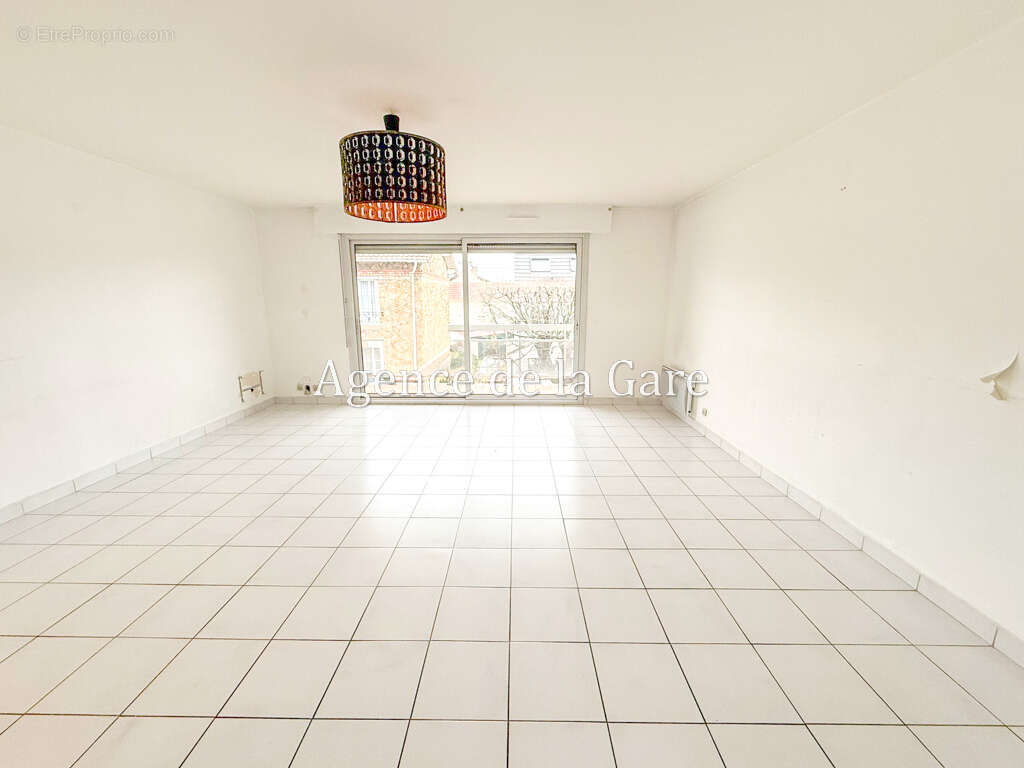 Appartement à SARTROUVILLE