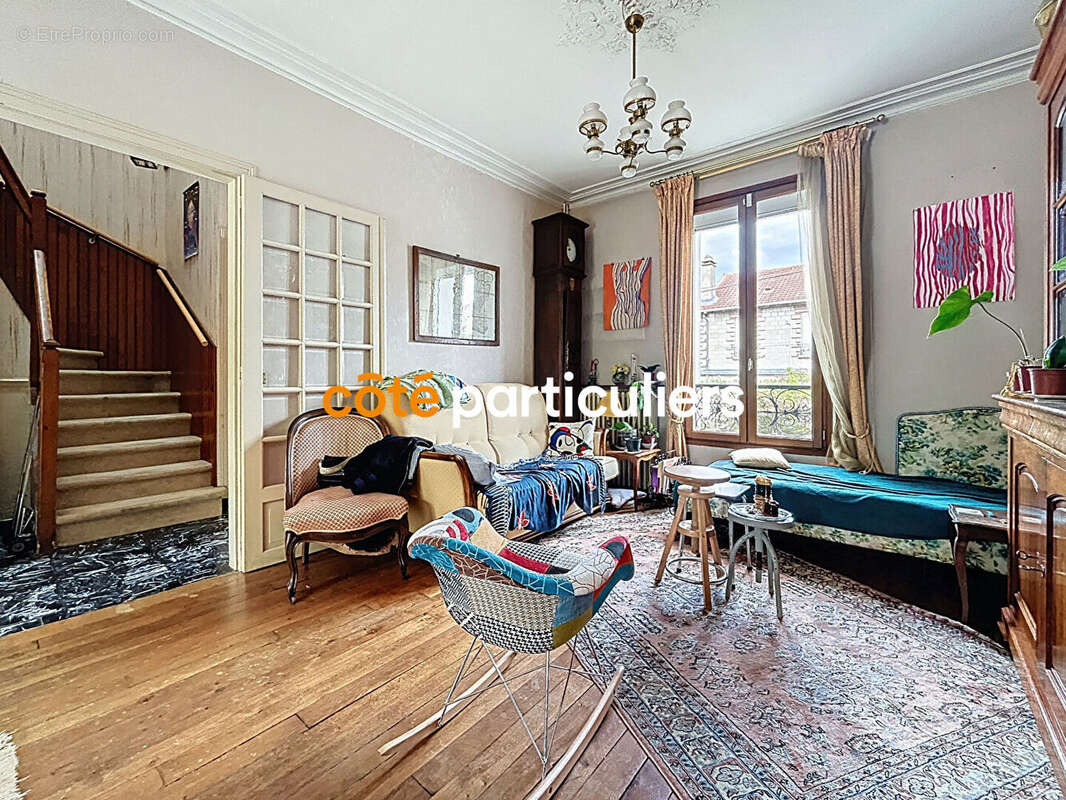 Maison à SAINT-MAUR-DES-FOSSES