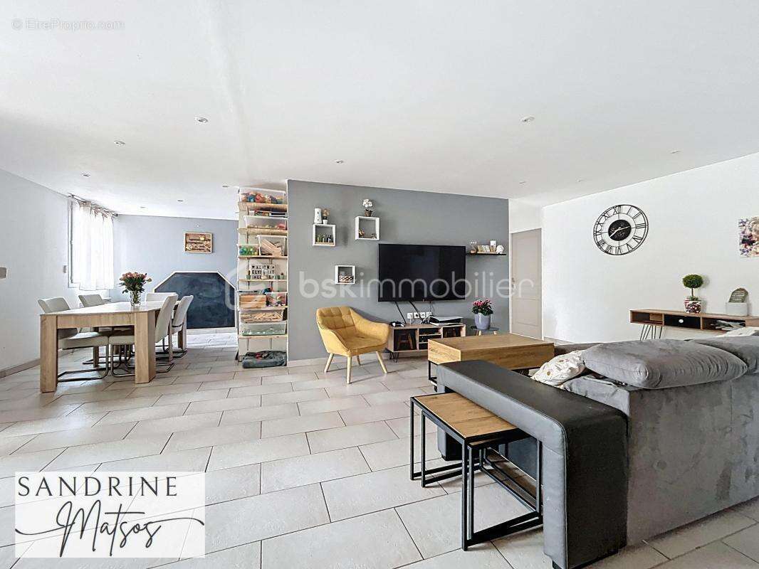 Appartement à CHARVIEU-CHAVAGNEUX