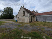 Jolie petite maison en pierre d'une surface de 30 m² - Maison à MONT-NOTRE-DAME