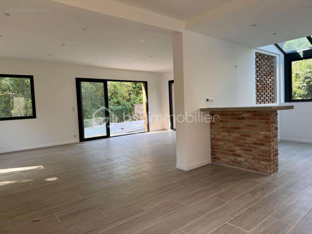 Maison neuve de 170 m2, 5 chambres, piscine, à toulon- quartier  la serinette - photo 11