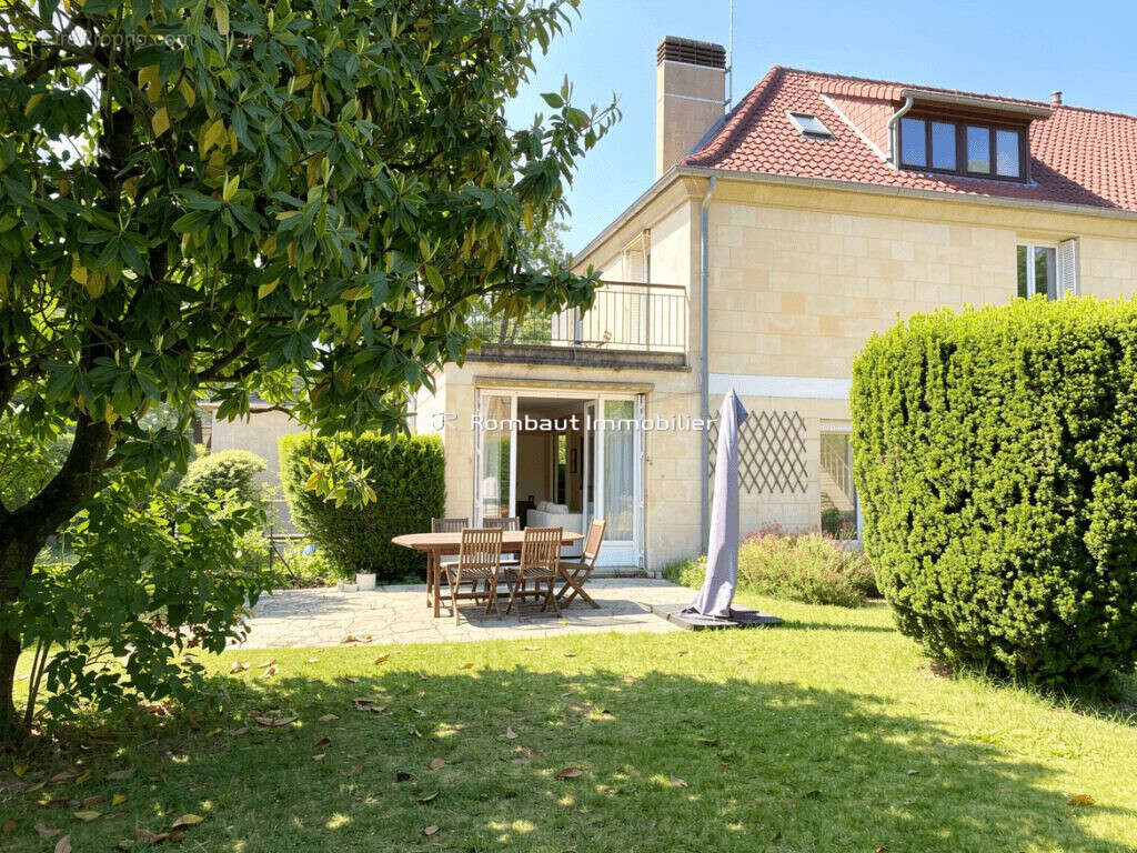 Maison à LA CELLE-SAINT-CLOUD