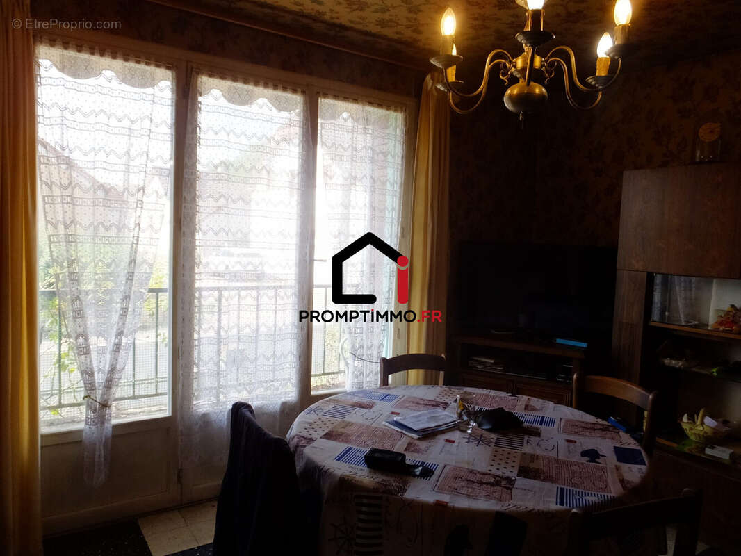 Maison 70 m² à Saint-Bonnet-Troncais  - photo 4