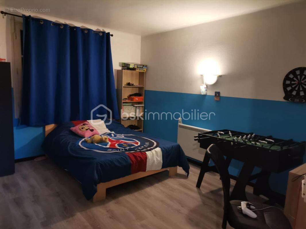 Fonds de commerce Boulangerie Pâtisserie traditionnelle avec location appartement T6 située au coeur d'un village de 5400 habita - photo 17