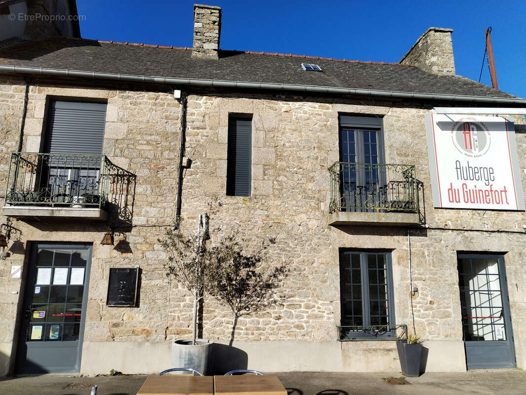 Commerce à LEHON
