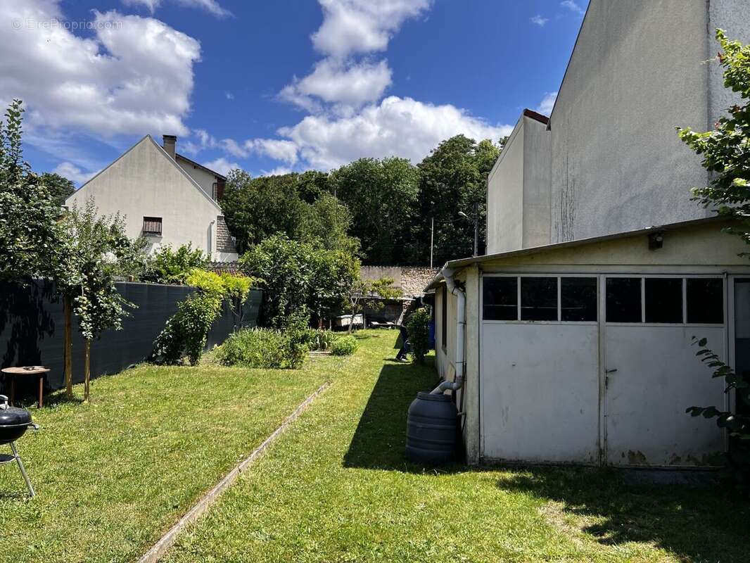 Terrain à bâtir de 296 m² à DRAVEIL (91) - photo 2