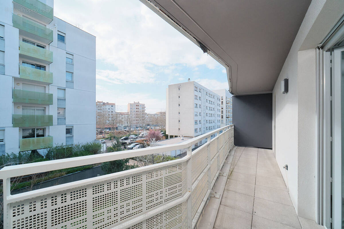 Appartement à LYON-8E