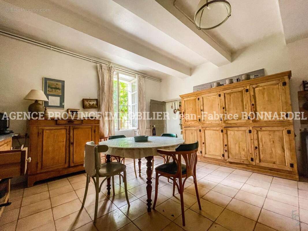 Maison 229 m² à La Baume-De-Transit  - photo 11