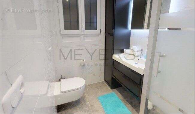 Appartement à PARIS-8E