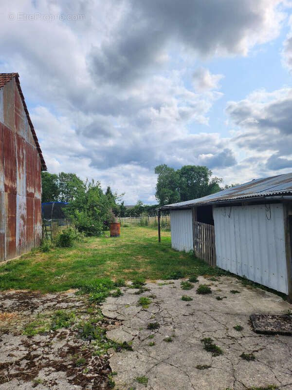 Maison à CREVECOEUR-LE-GRAND