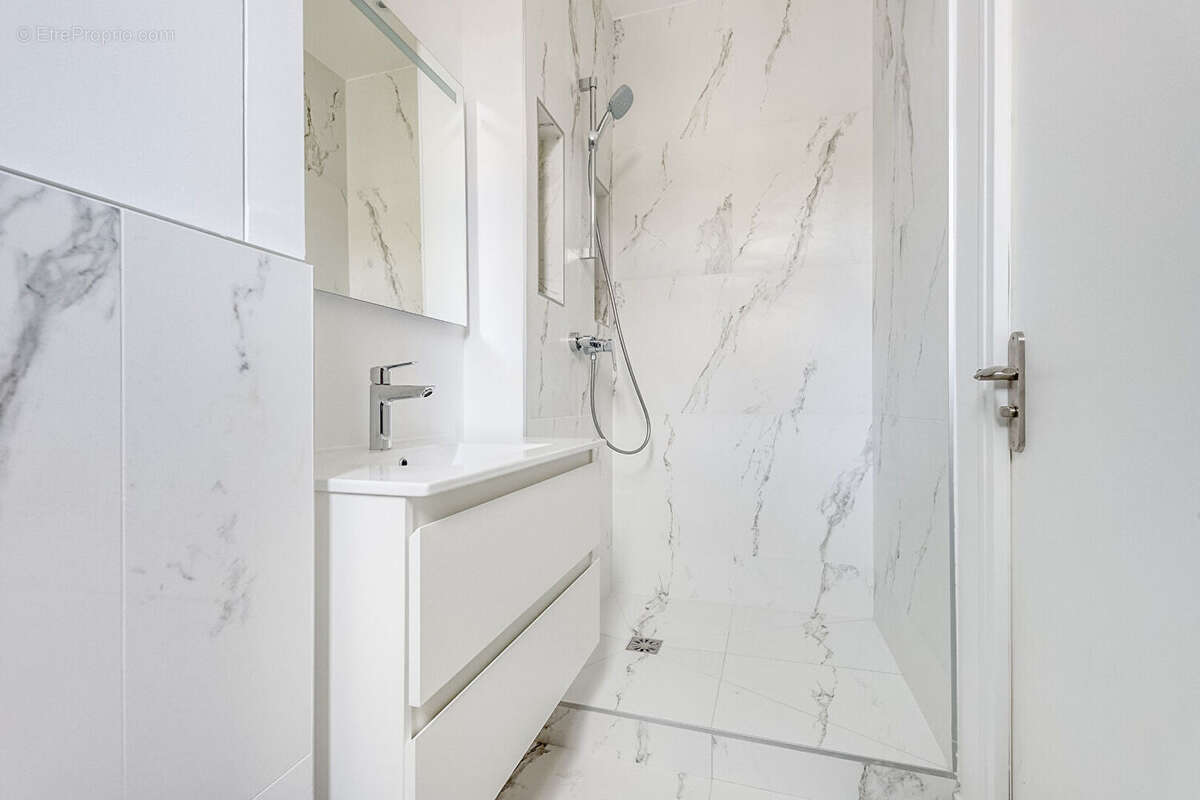 Appartement à PARIS-14E