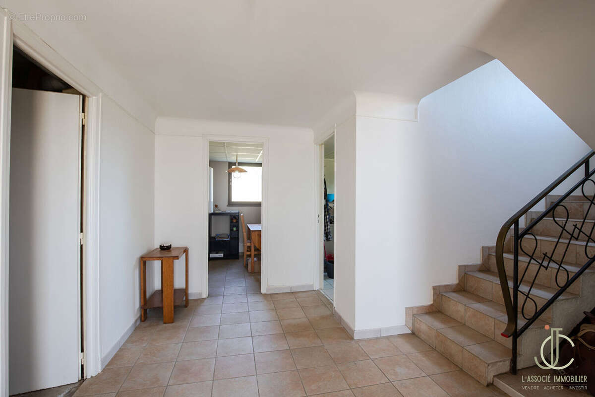 LAITRE-SOUS-AMANCE - maison indépendante avec jardin (presque) plat ! - photo 15