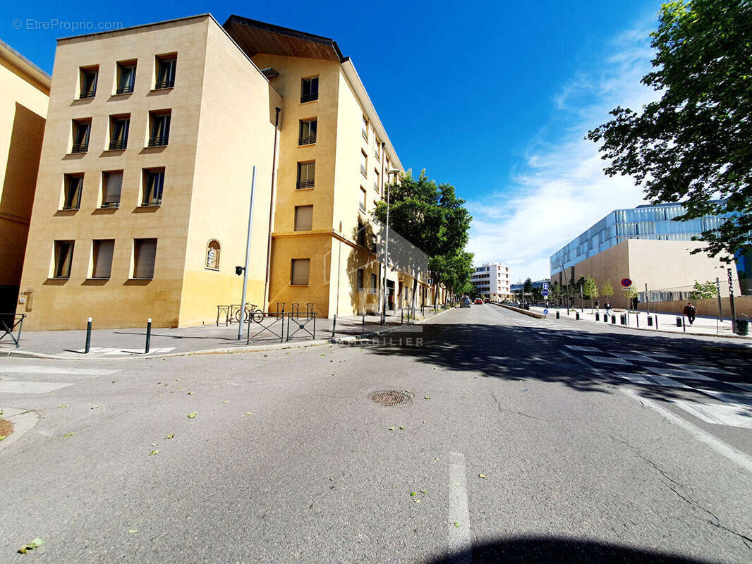 Autre à AIX-EN-PROVENCE
