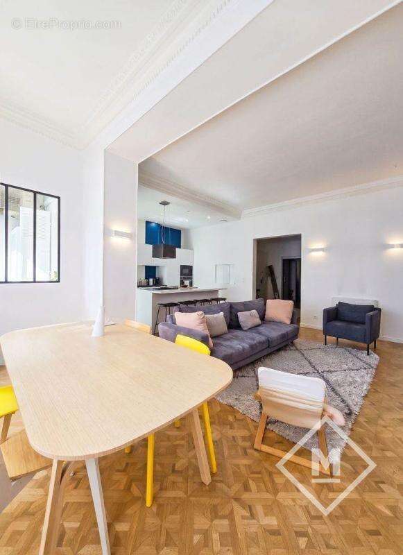 Superbe appartement T4 de 92m² avec climatisation, au 1er étage à Marseille 8ème - Carré d'Or - photo 7