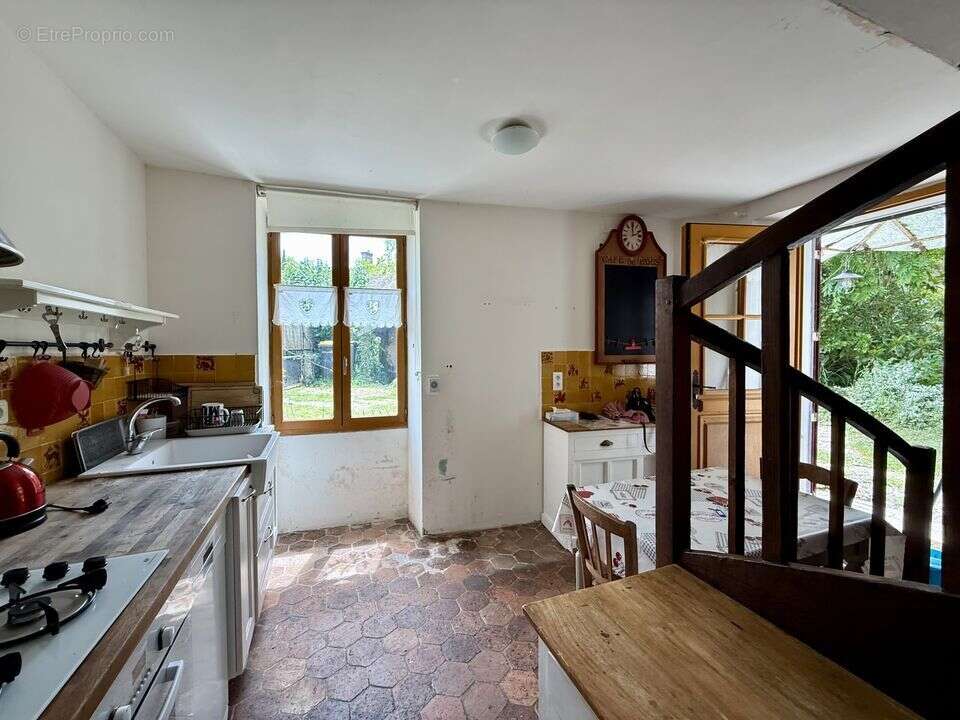 A vendre : ensemble immobilier de charme avec deux maisons et - photo 4
