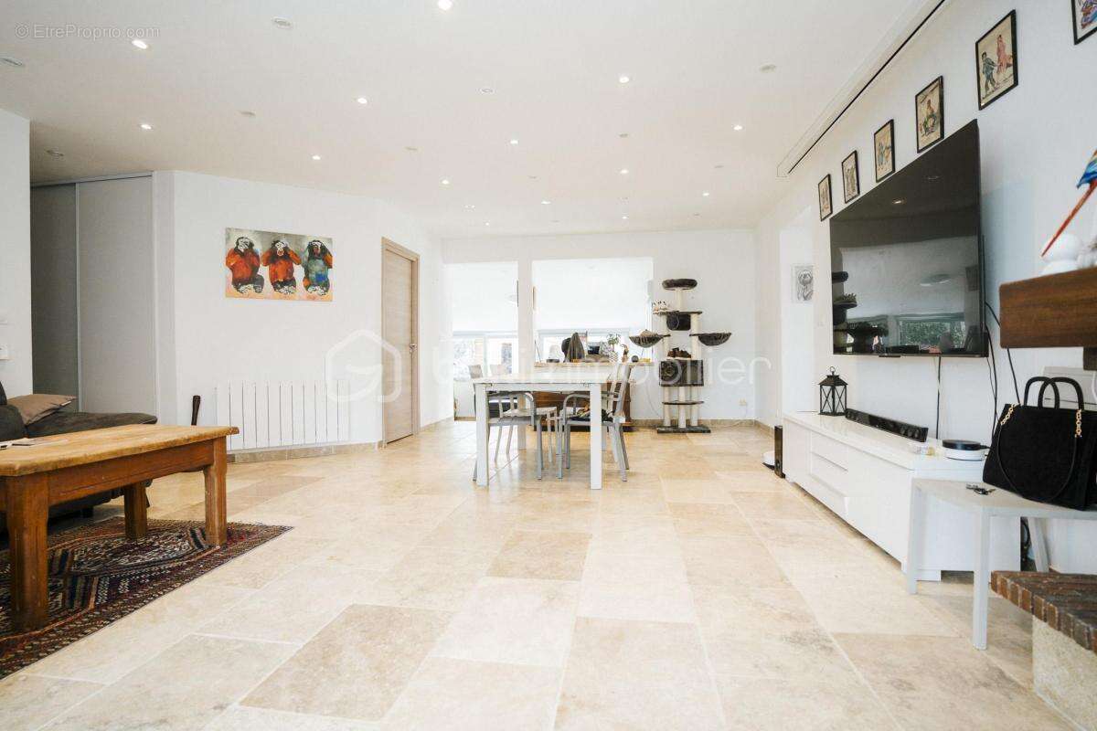 Maison de Plain-pied 150m2 - 3 chambres - 1010 m2 de jardin et piscine - photo 3