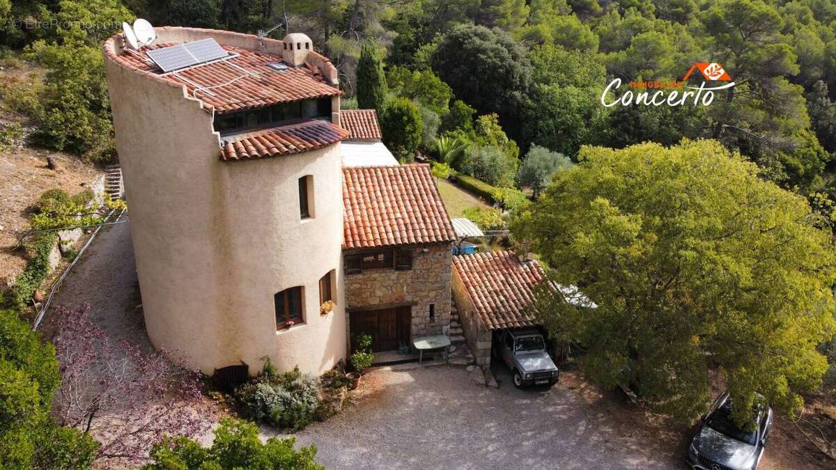 Maison à CALLAS