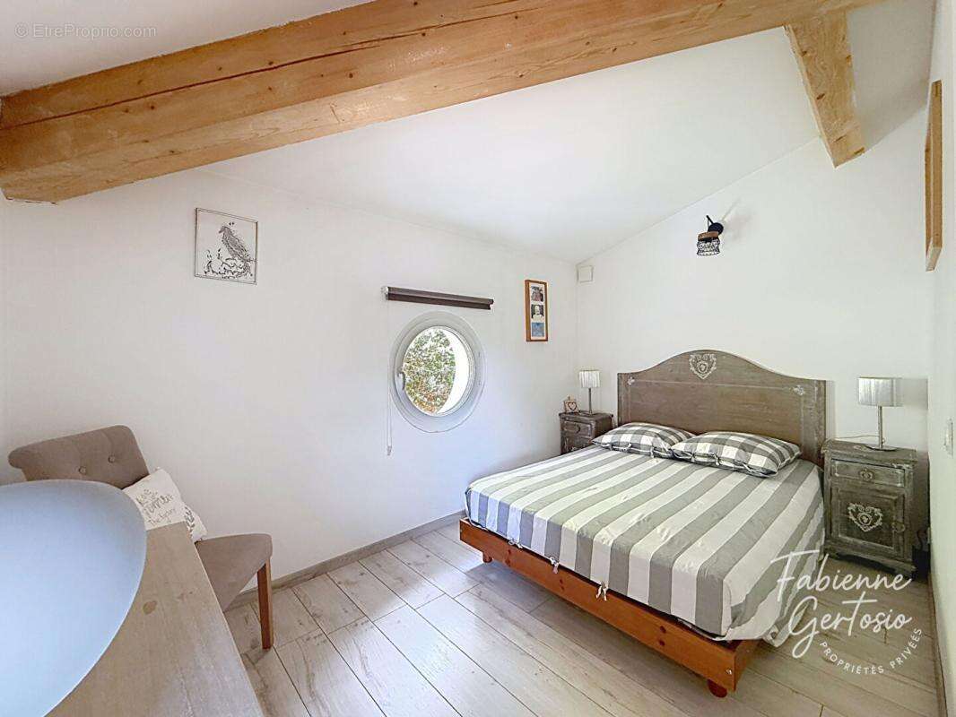 Maison à SOLLIES-TOUCAS