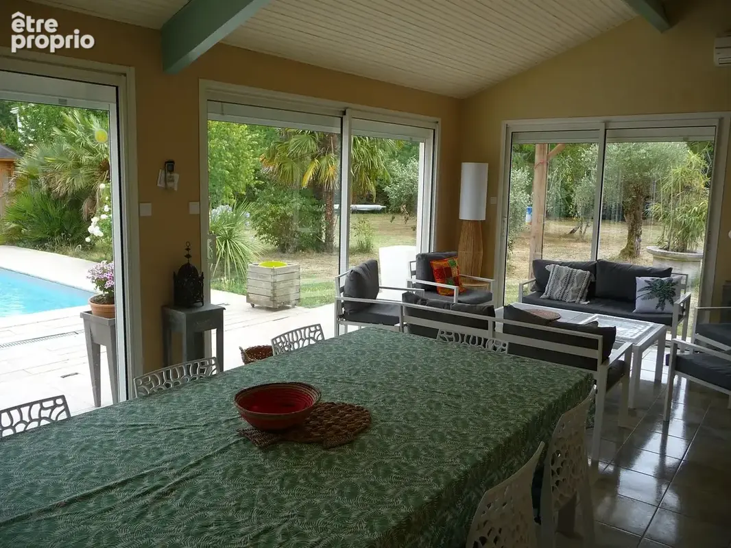 Maison 273 m² à Breuillet  - photo 9