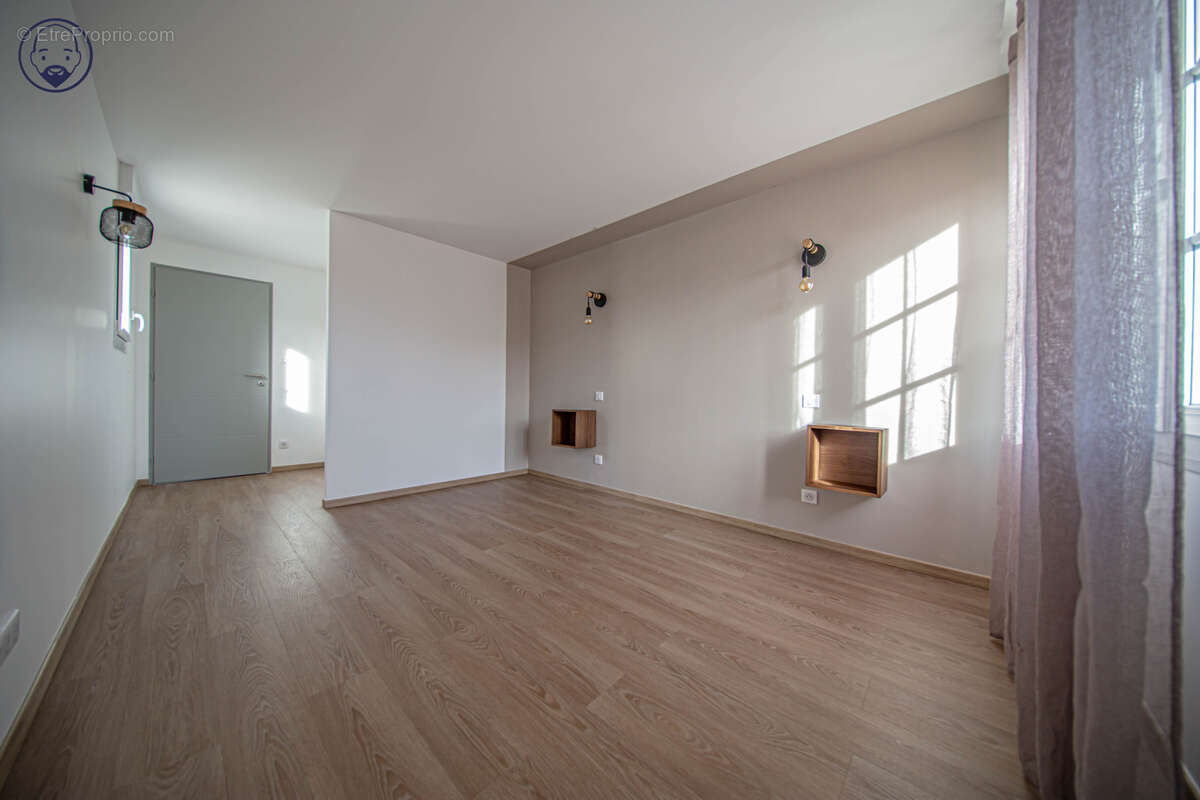 Maison à GONDRECOURT-LE-CHATEAU