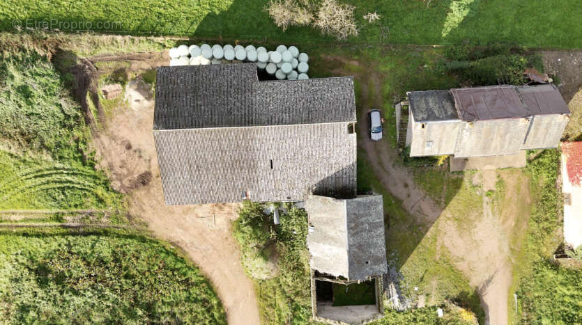 Maison à ALLUY