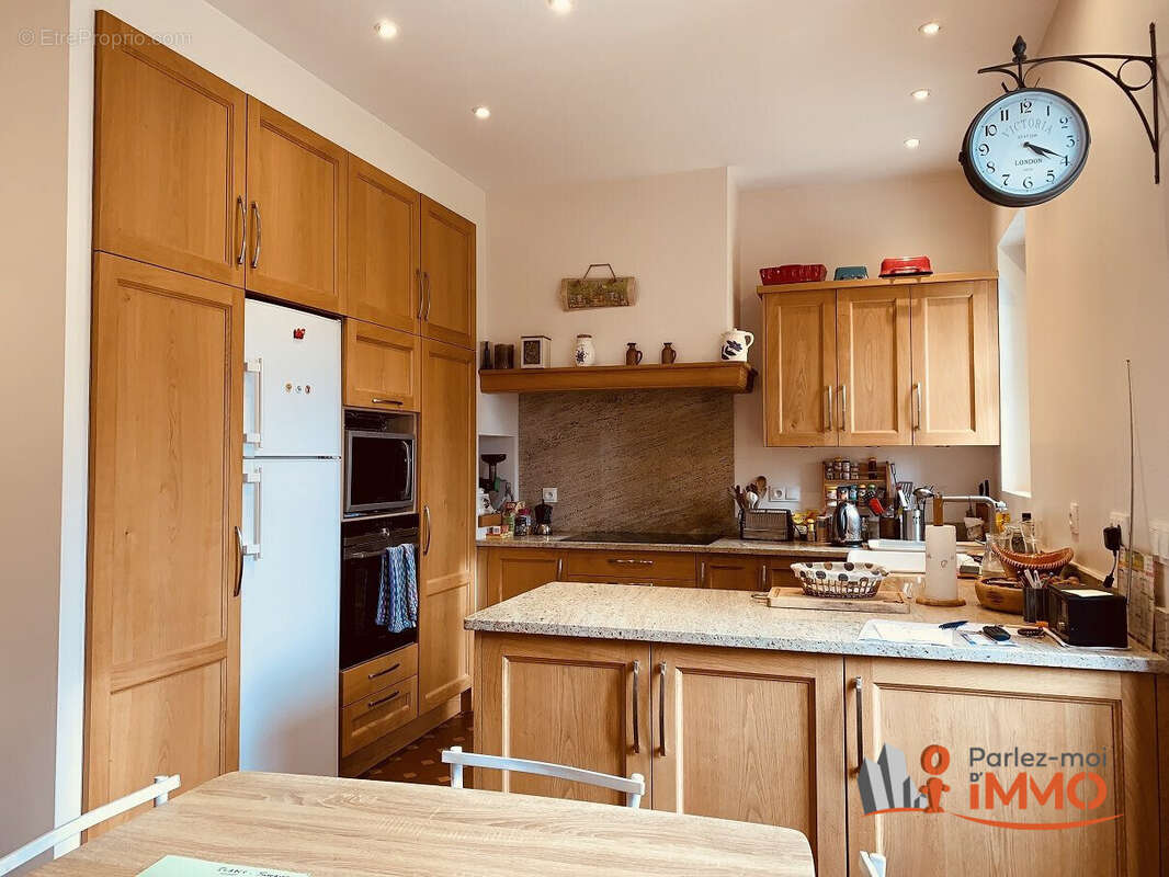 Maison à SAINT-GENIX-SUR-GUIERS