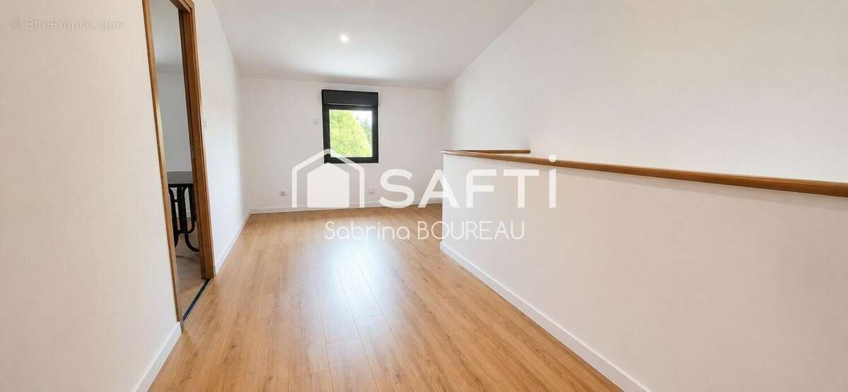 Maison 163 m² à Cherveux  - photo 4