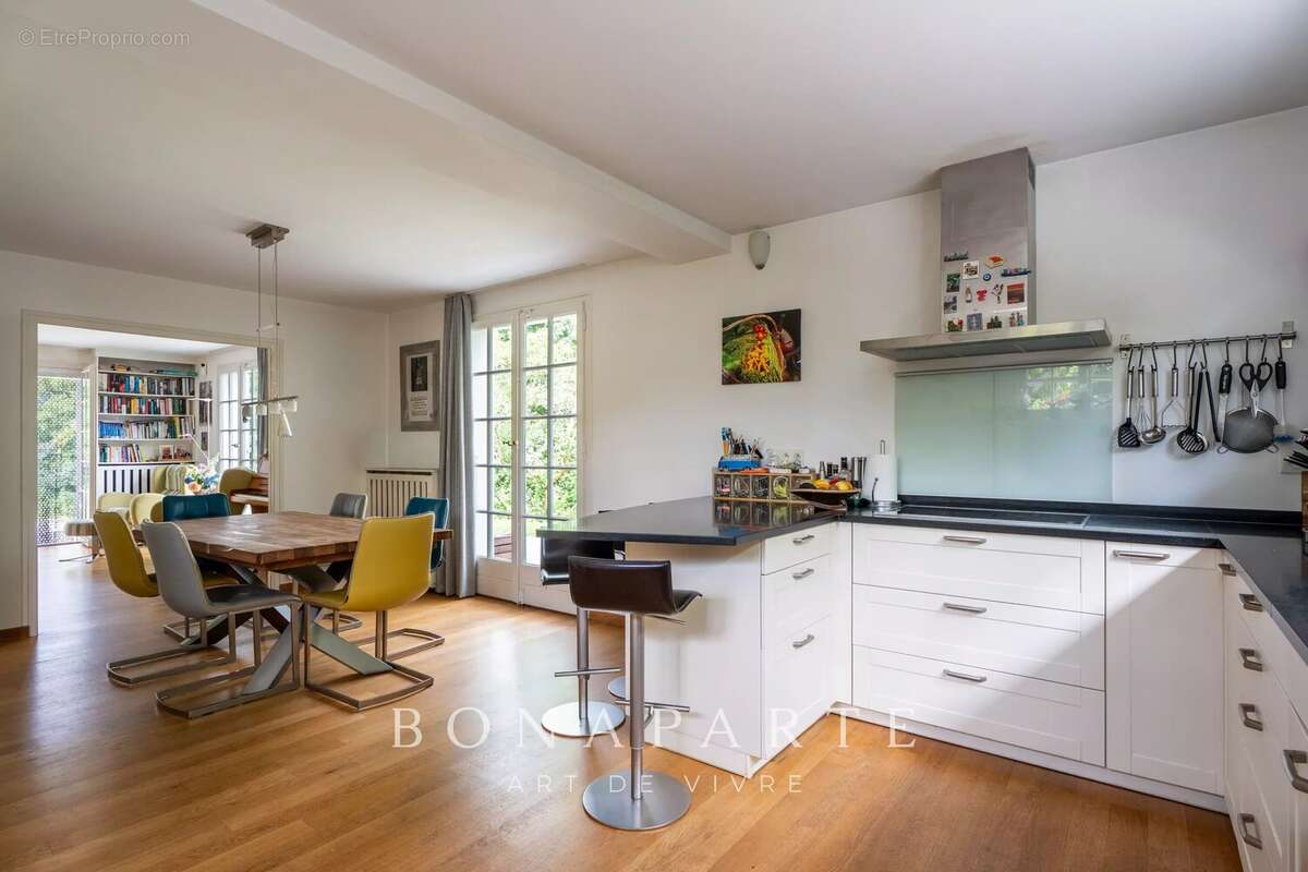Maison à PREVESSIN-MOENS