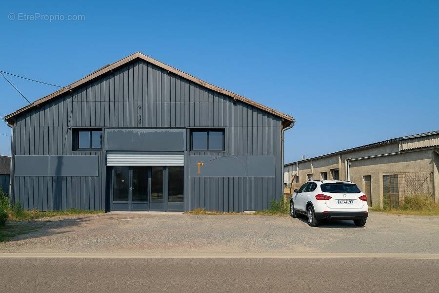 Commerce à SAINT-JEAN-D'ILLAC