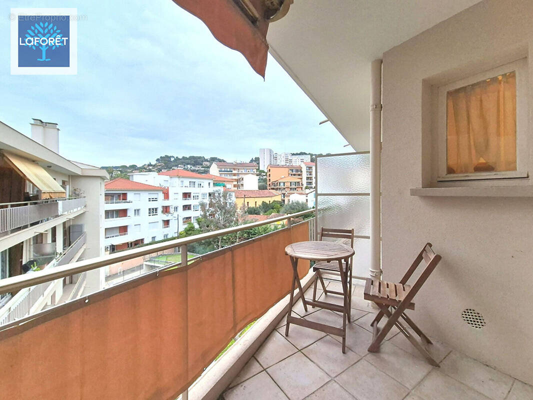 Appartement à VALLAURIS