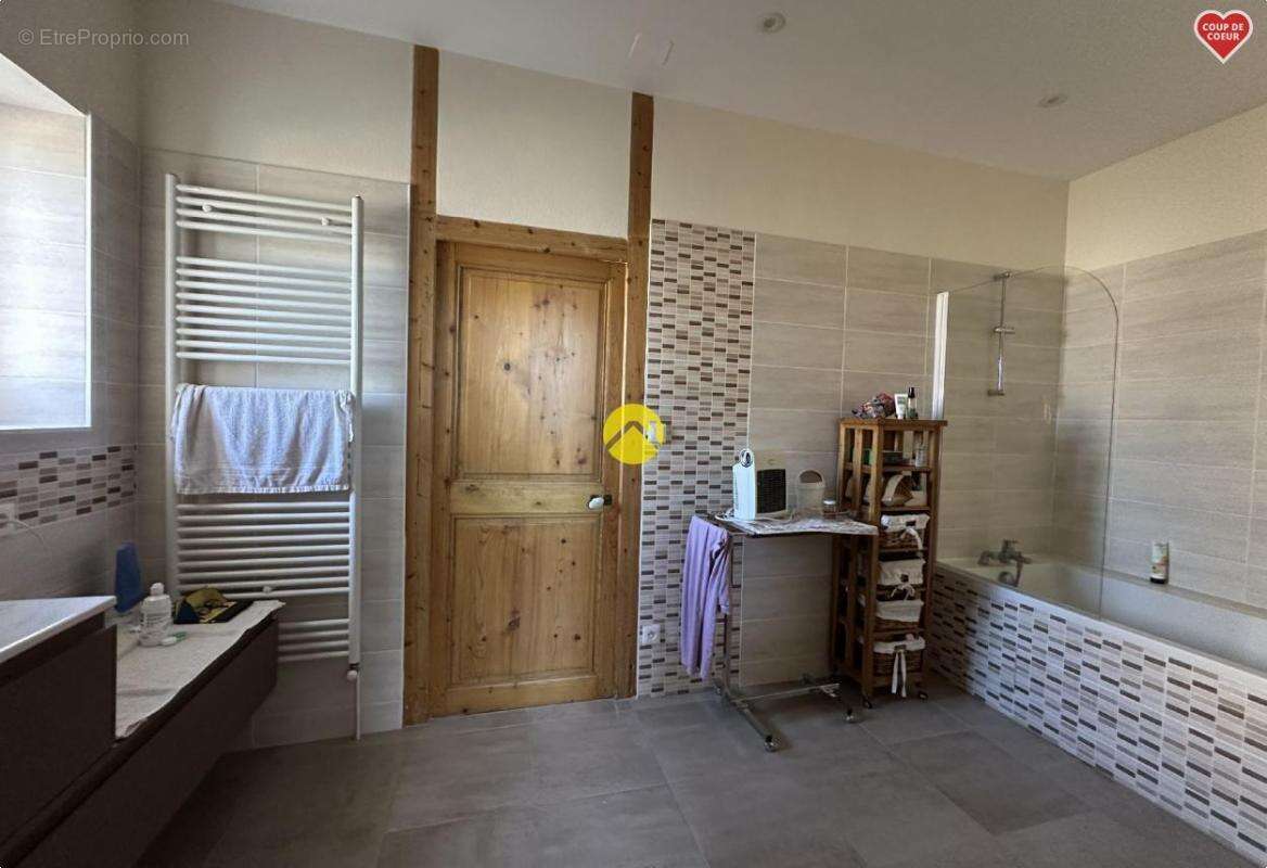 Maison à LA GUERCHE-SUR-L&#039;AUBOIS