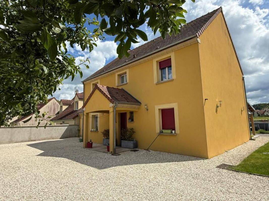 Maison à LINDRY