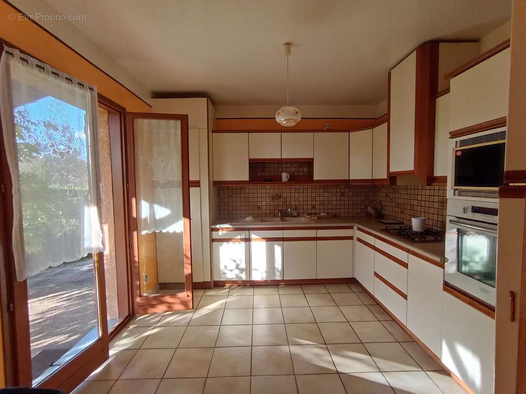Villa indépendante au calme de 113 m² + 60 m² d’annexes sur 585  - photo 5