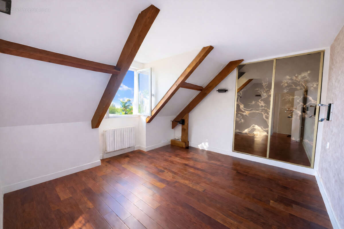 Maison à NEUILLY-PLAISANCE