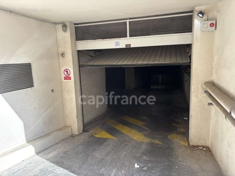 Parking à ANTIBES