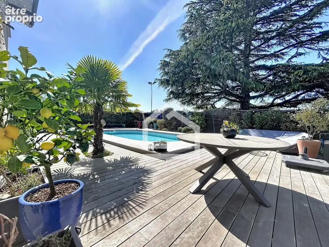 BORDEAUX CENTRE DE CAUDERAN - villa rénovée 6 chambres et un bureau avec piscine et garage - photo 2