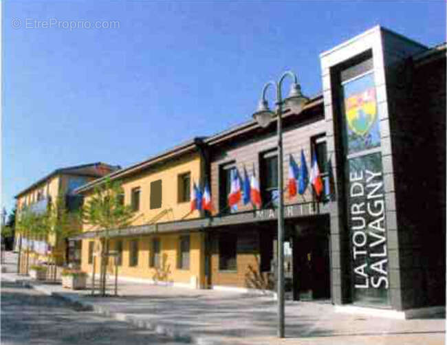 Appartement à LA TOUR-DE-SALVAGNY