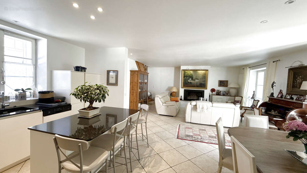 Maison à VULAINES-SUR-SEINE